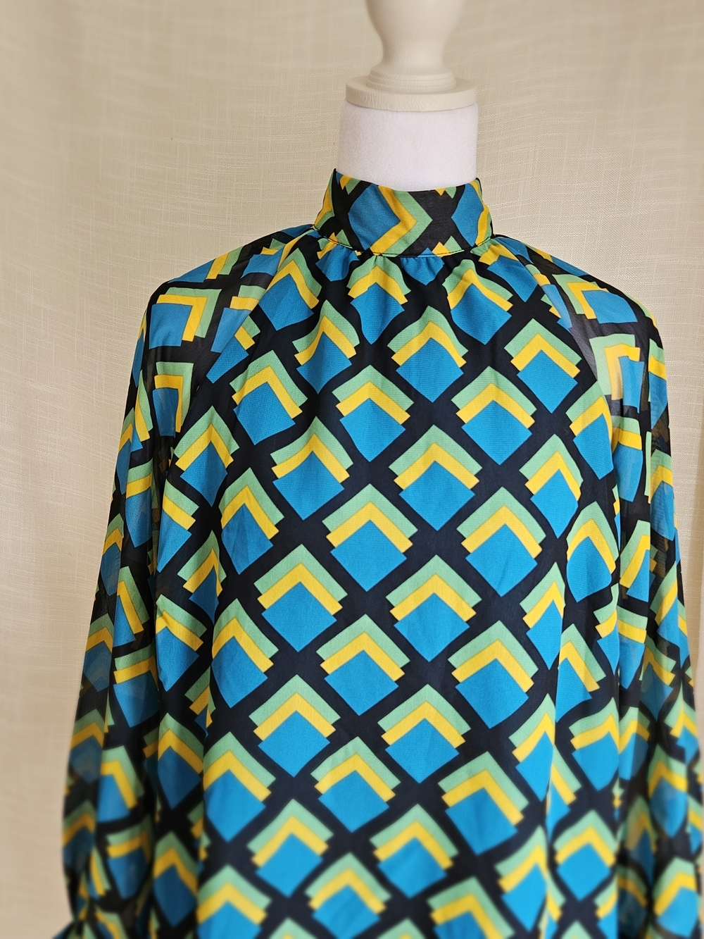 New York & Company Retro Geometric High Neck Long Sleeve Blouse NWT Size S - Picture 3 of 16